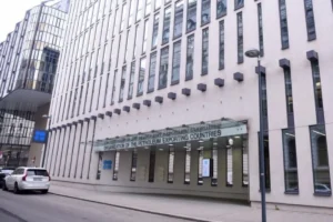 OPEC+8 sepakat untuk menaik kan produksi 206 ribu barel per hari pada Mei